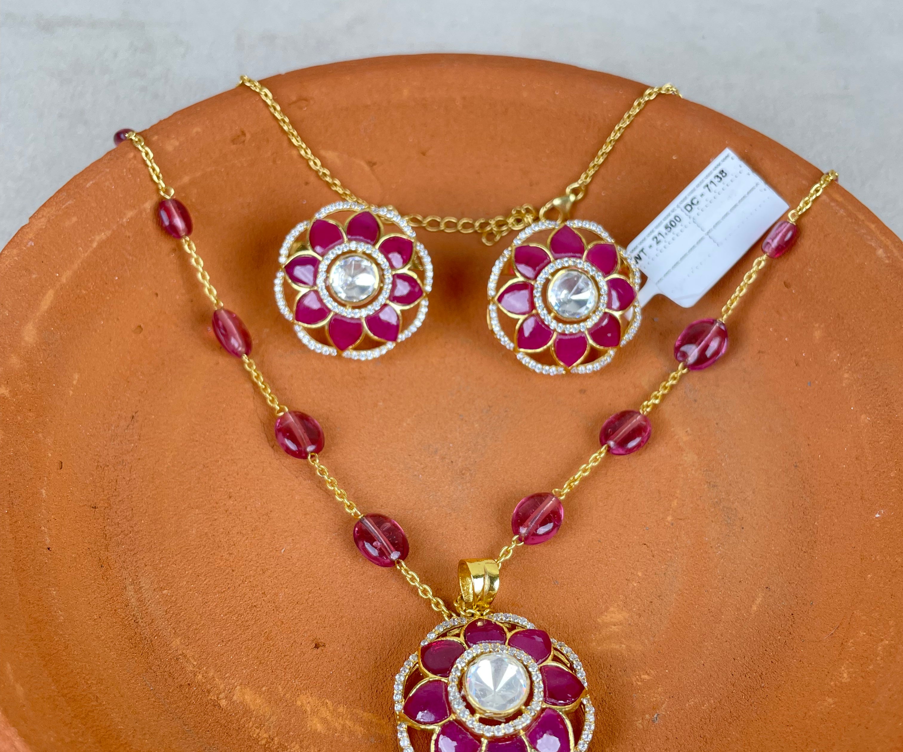 Phooldar Pendant Set
