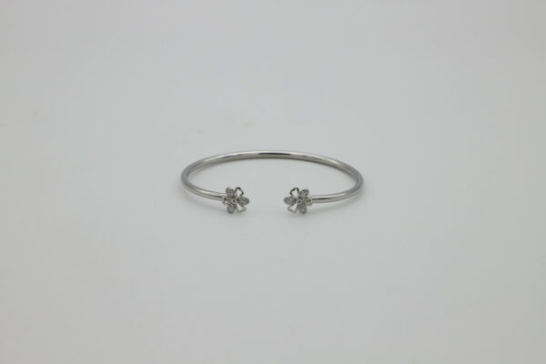 FLORA BANGLE